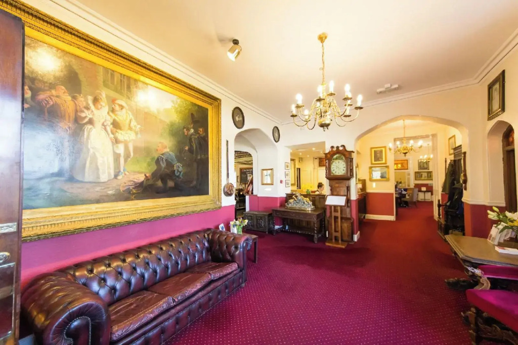 Bedford Hotel