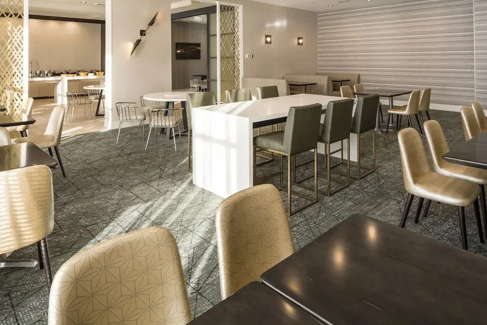 DoubleTree by Hilton Boston Logan Airport Chelsea