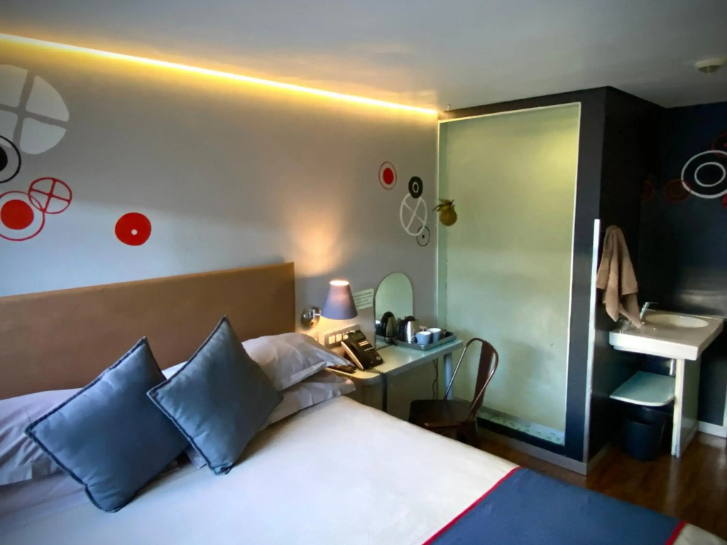 Bannister Hotel