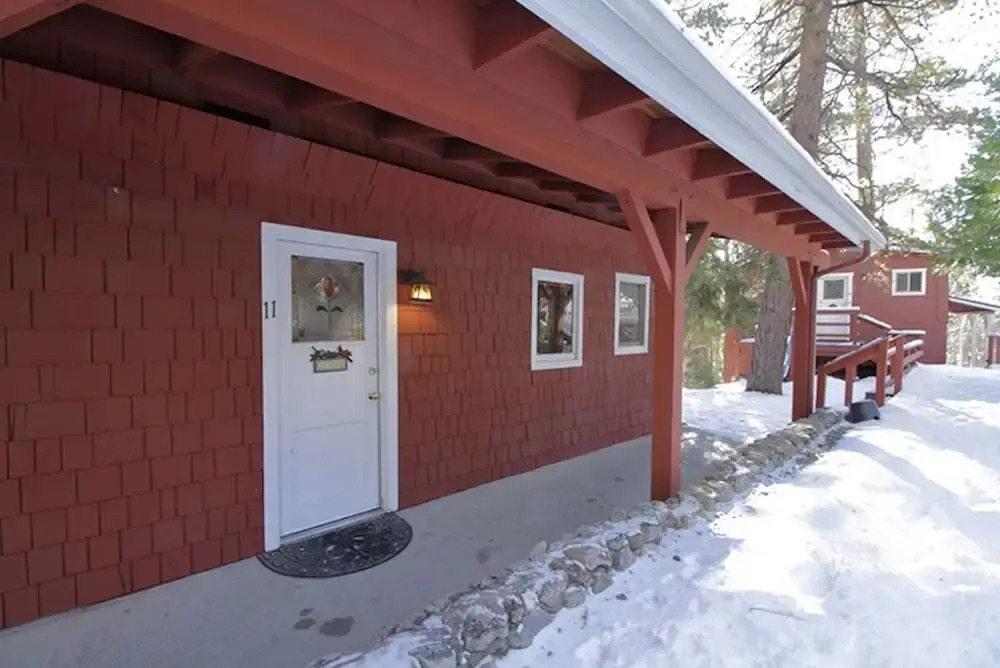 Silver Pines Lodge
