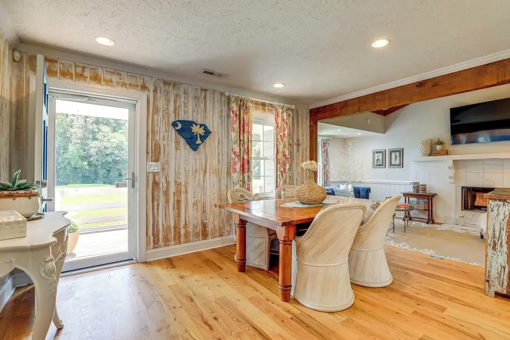 3 Mi to Beach: Pawleys Island Cottage