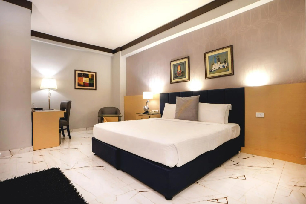 Hotel Pal Heights
