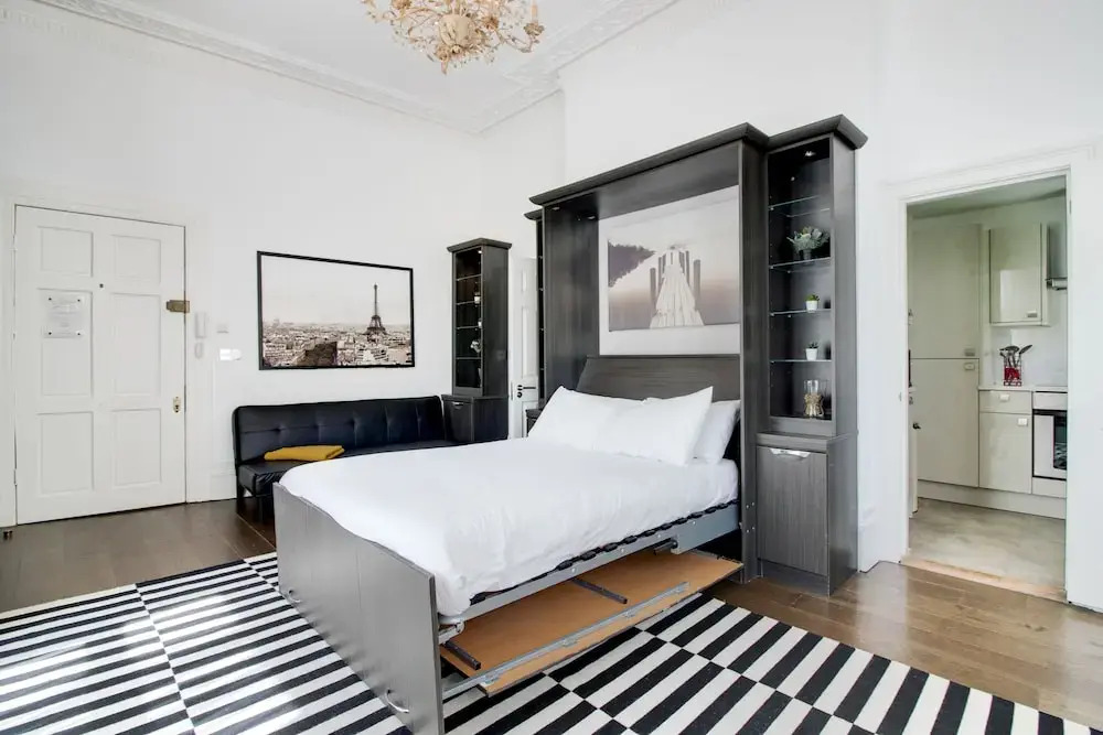Large Studio Apartment  Central London