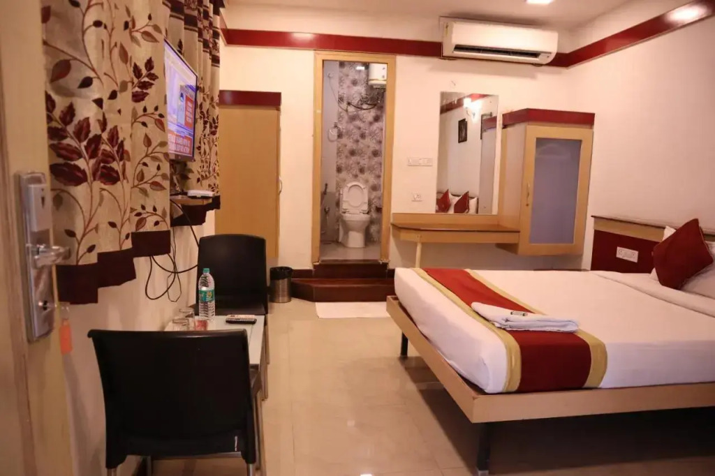 Smilestay Sri Sai ram Suites