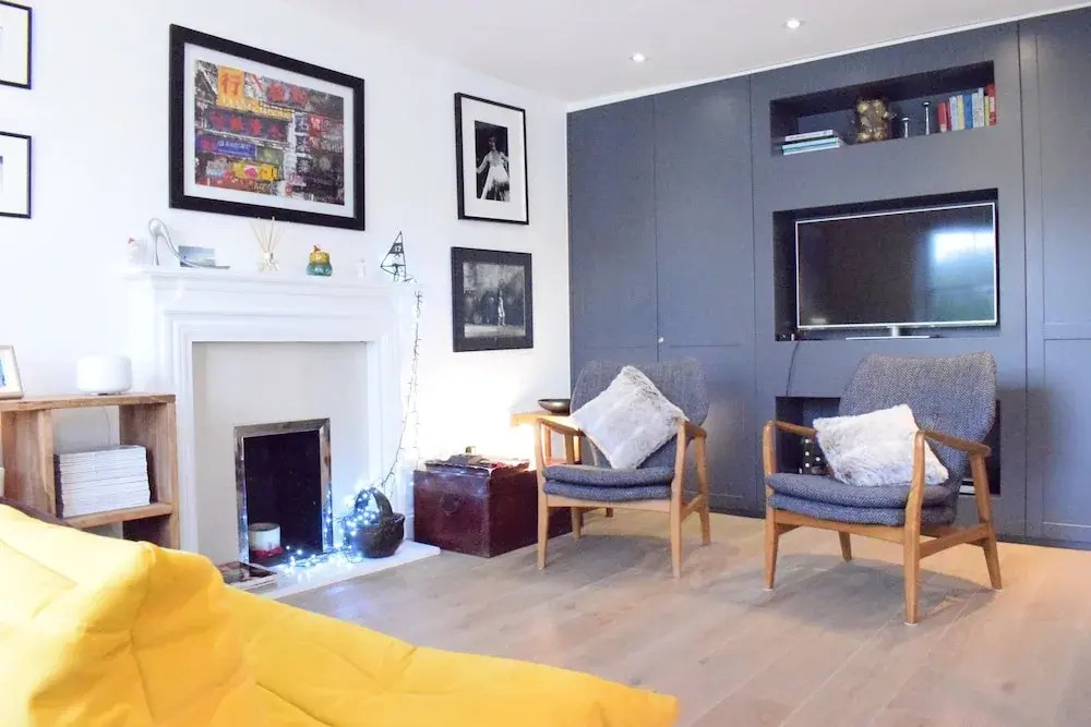 Modern 1 Bedroom Apartment in Victoria