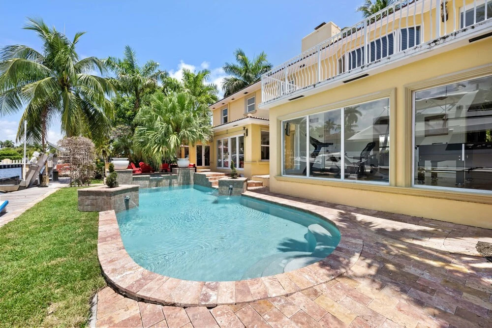 Multi-million Dollar Waterfront Villa 4 Bedroom Villa by RedAwning