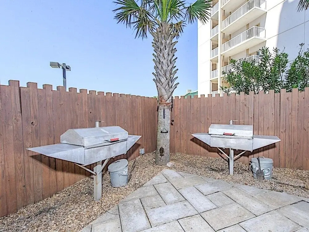 New Listing! Beachfront Corner Unit W/ Pools 3 Bedroom Condo