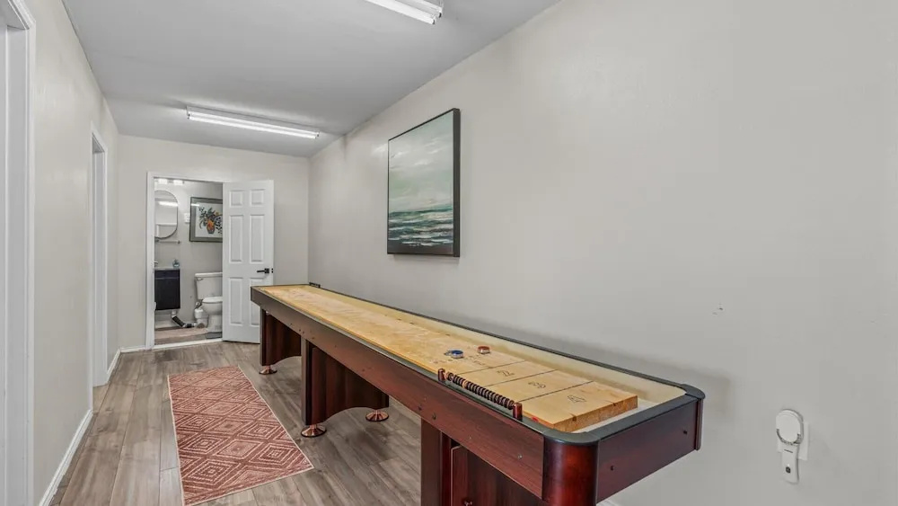 Lakefront Retreat w Pool, Hot Tub & Stunning Views