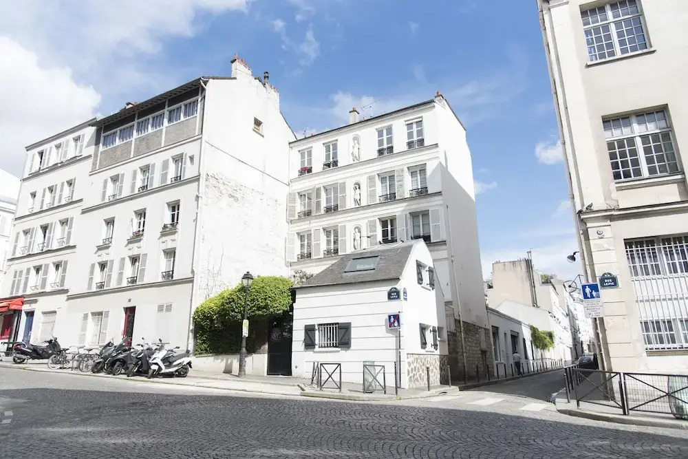 Classic Studio in Montmartre