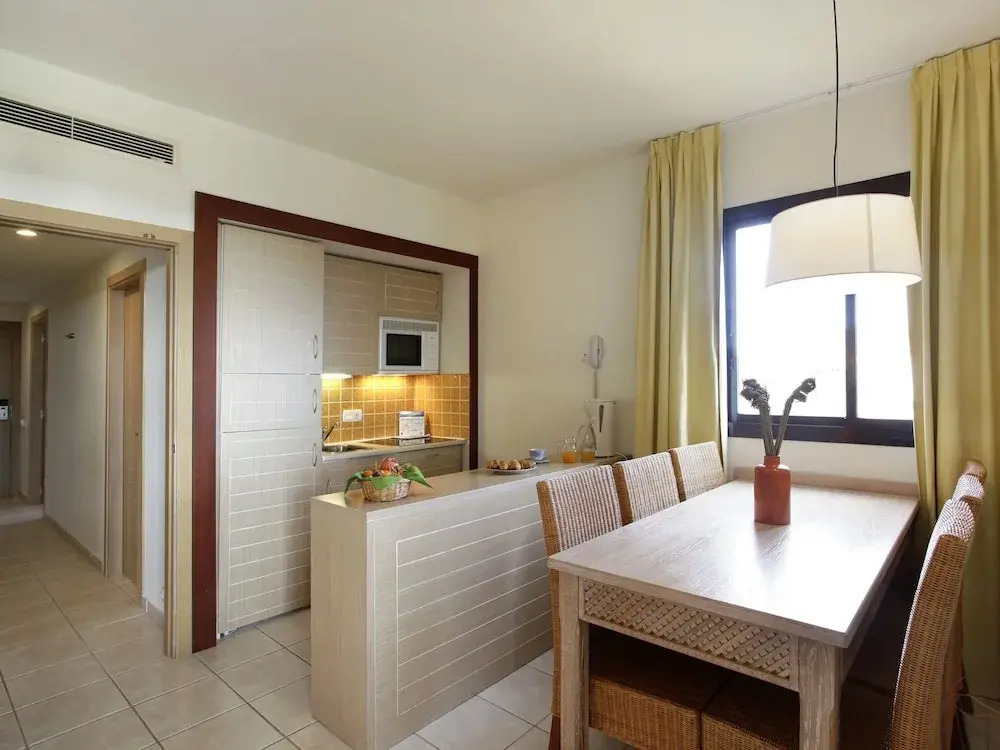 Nice Apartment With Airconditioning, 200 m. From Golfcourse