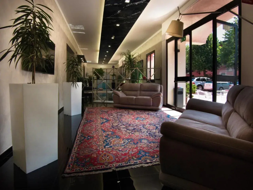 Hotel Versailles