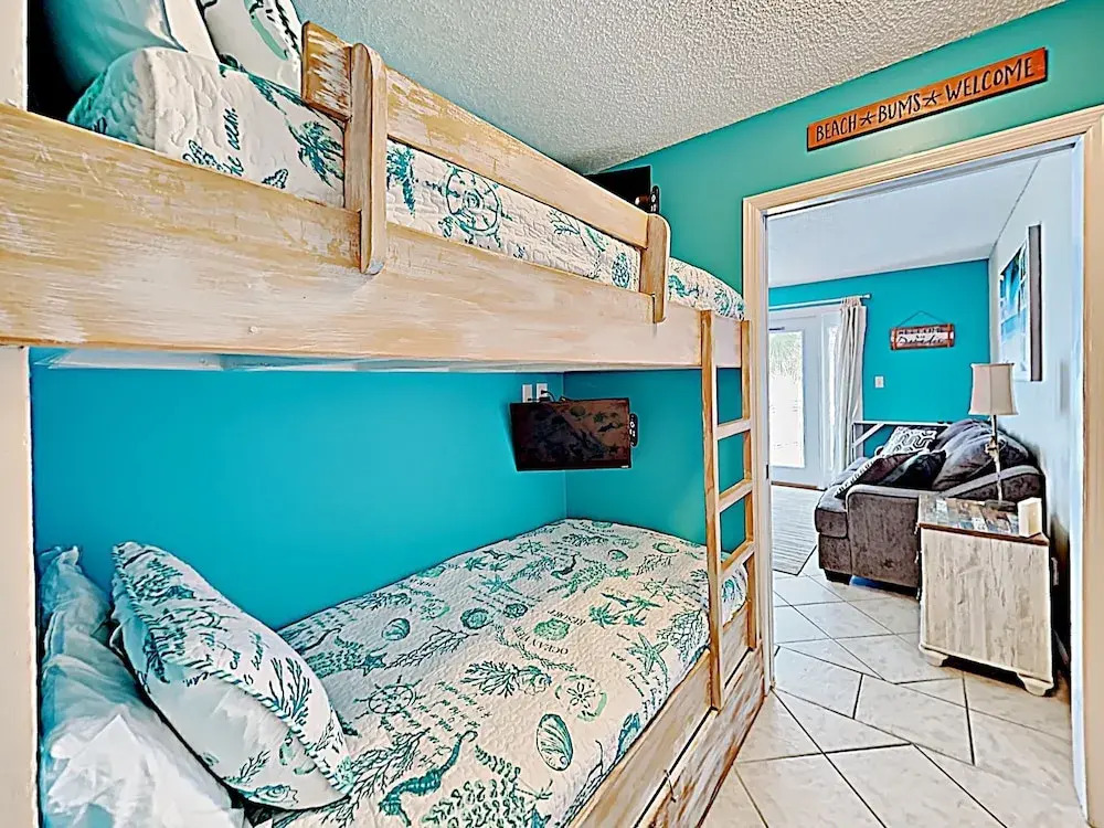 Steps To Beach! Chic Gulf-view Corner Unit W/ Pool 1 Bedroom Condo
