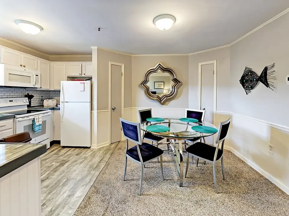 William Hilton #4305 - 2 Br Condo