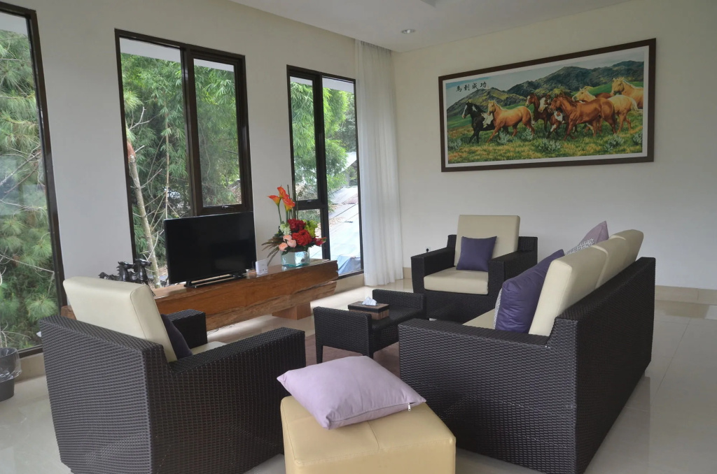 Chamomile Hill View Villa 6 Bedrooms With a Private Swimming Pool and a Movie Room and a Billiard Table