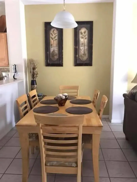 3br, 2.5ba Townhome W/ Lake View, Sunny Rear Yard 3 Bedroom Townhouse by RedAwning