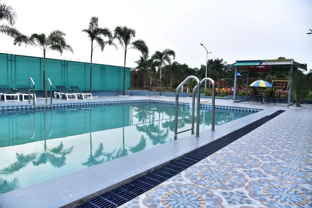 Carina Retreat Resort