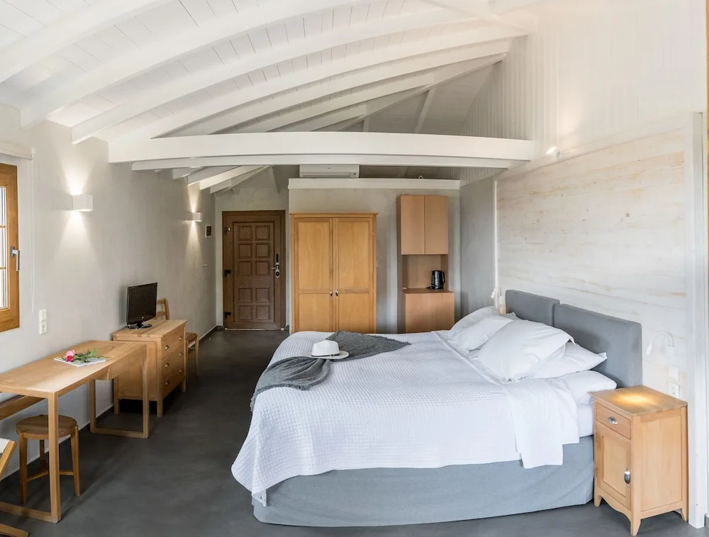 Enetiko Resort