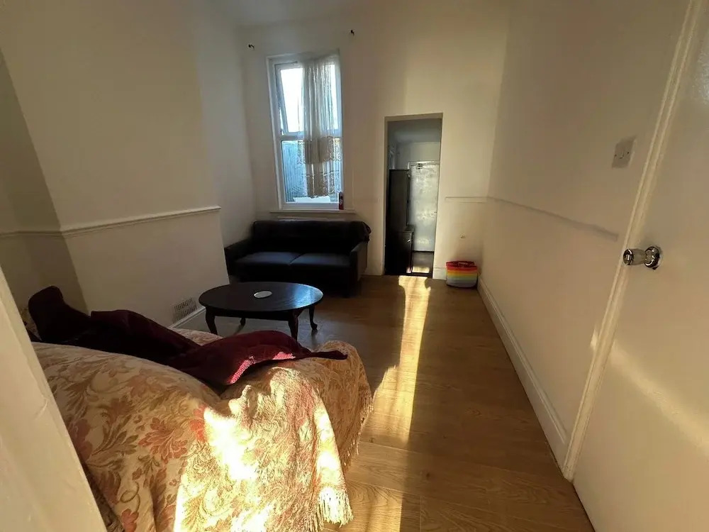 Cosy Croydon Apartment - Close to City Centre