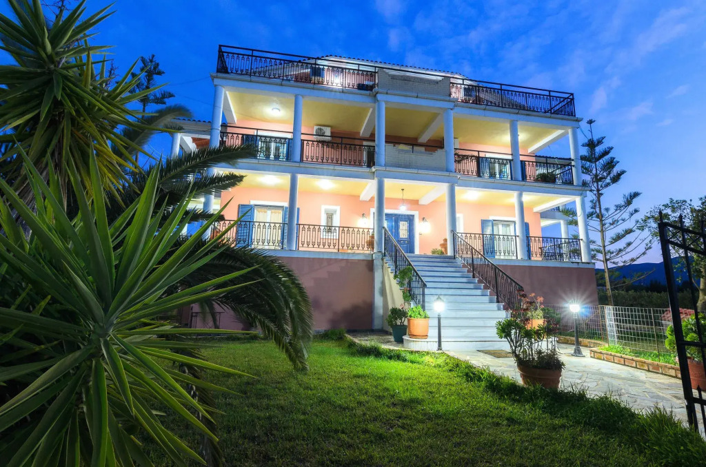 Regina Apartments