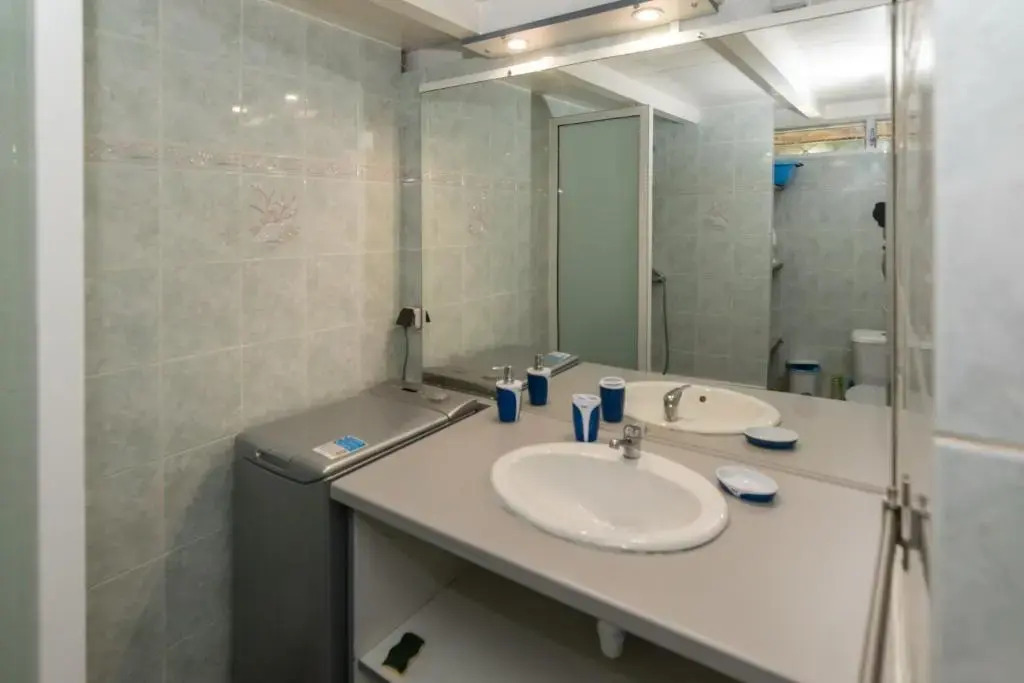 Superbe studio en duplex, vue sur mer et piscine