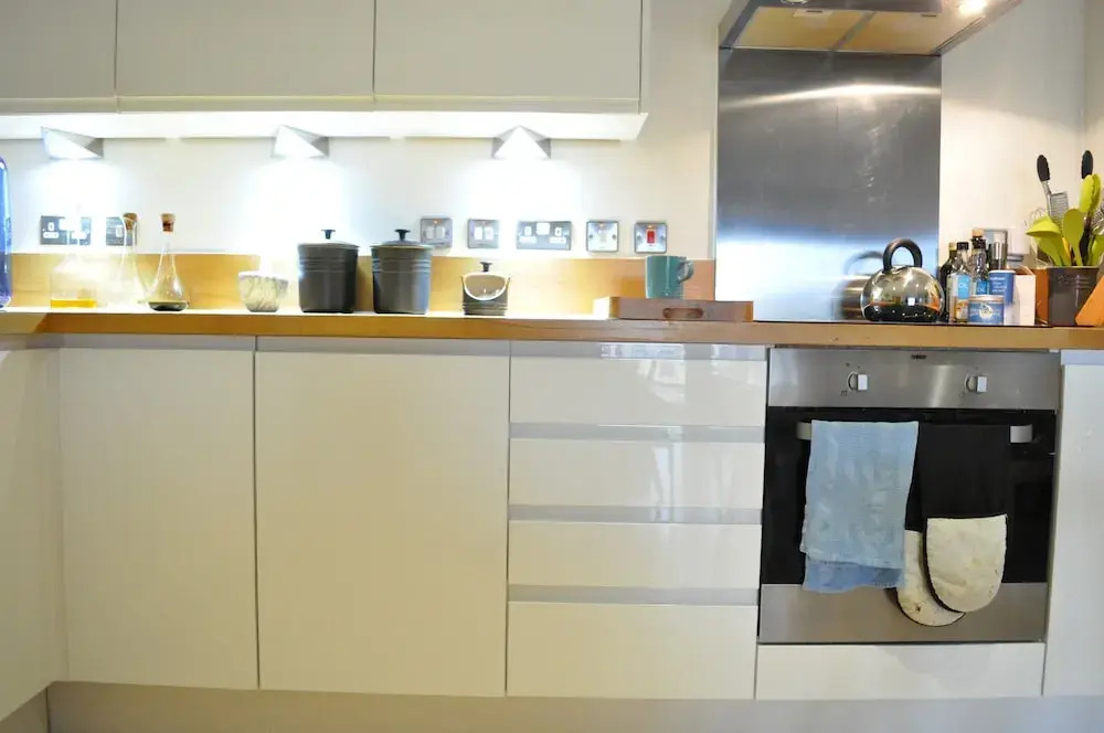 Modern 1 Bed Apartment In Oval