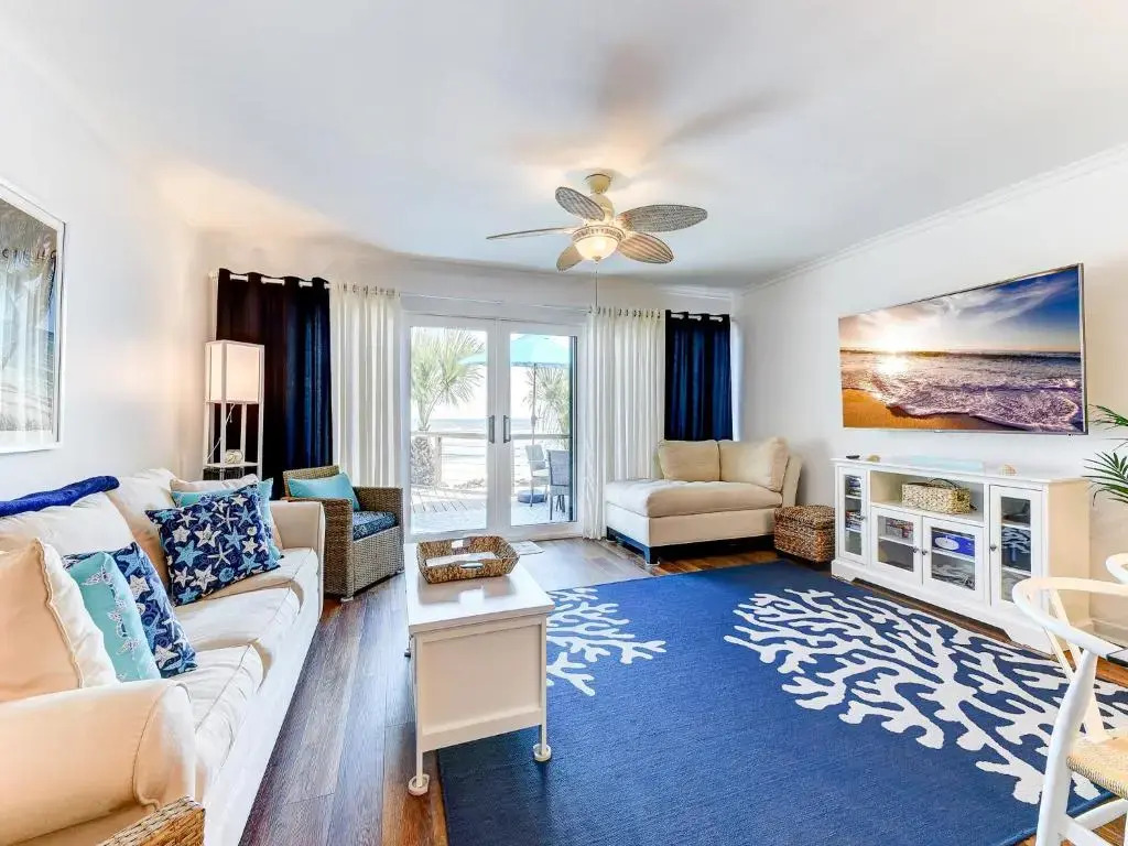Sea Matanzas 2, 2 Bedrooms, Sleeps 6, Ocean Front, Pool, Wifi