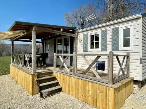 Jura mobile home