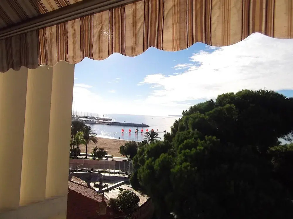 Apartment With one Bedroom in Le Lavandou, With Wonderful sea View and