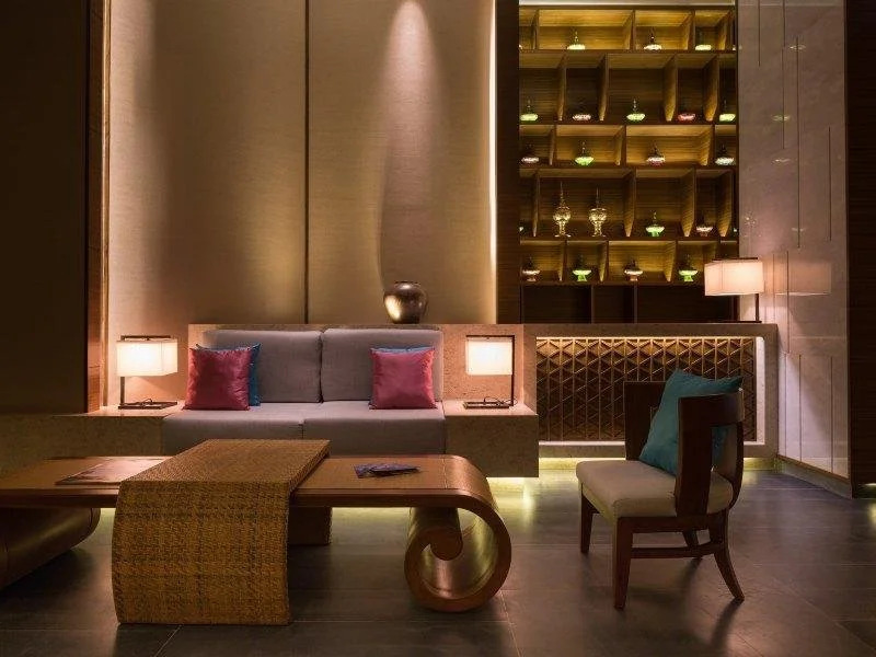 21° Holiday Hotel