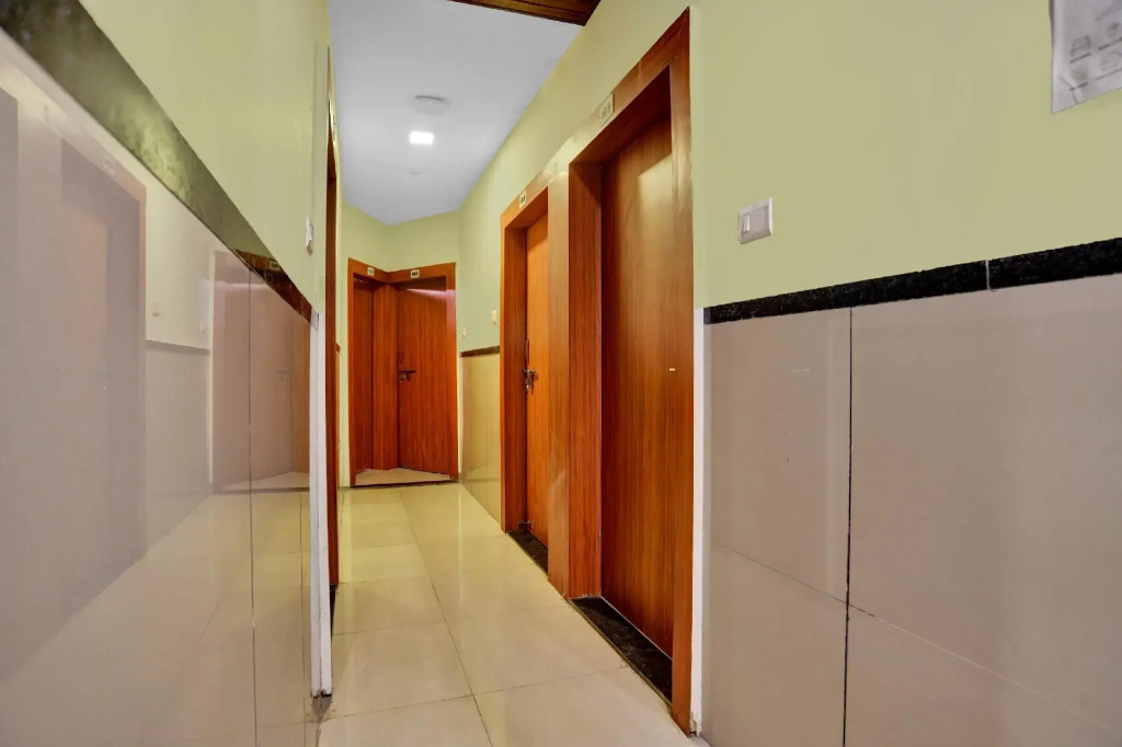 Collection O 83296 Hotel Sr Palace