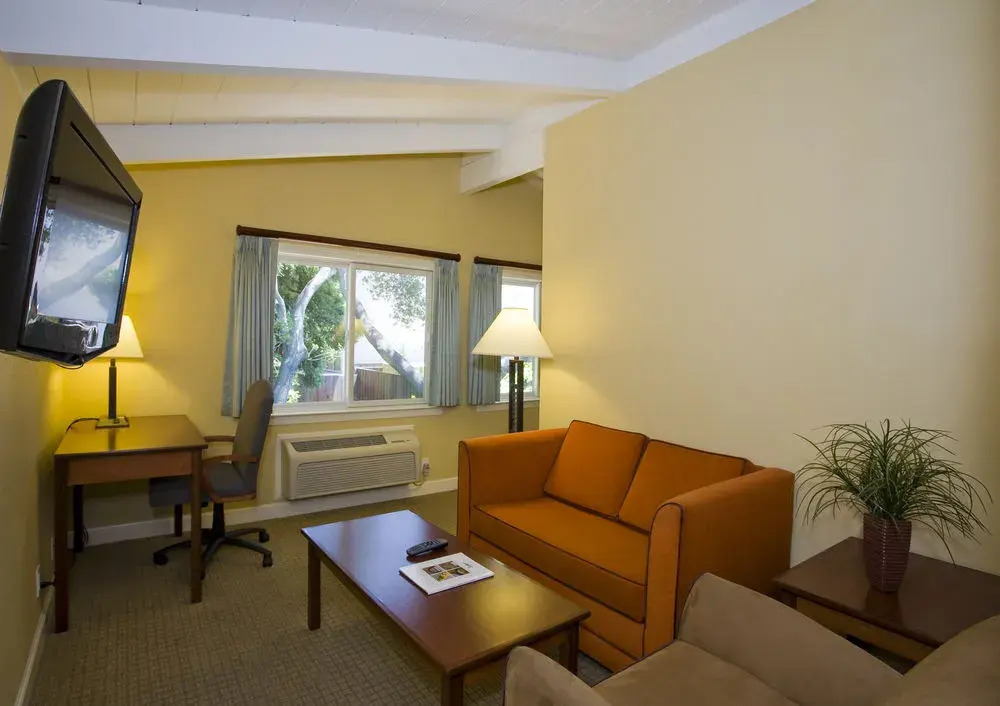 The Cottages Hotel