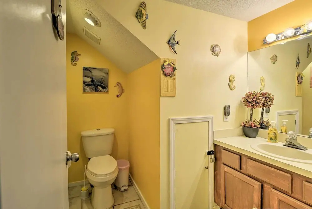 1 Block to Shore: Family Condo in Myrtle Beach!