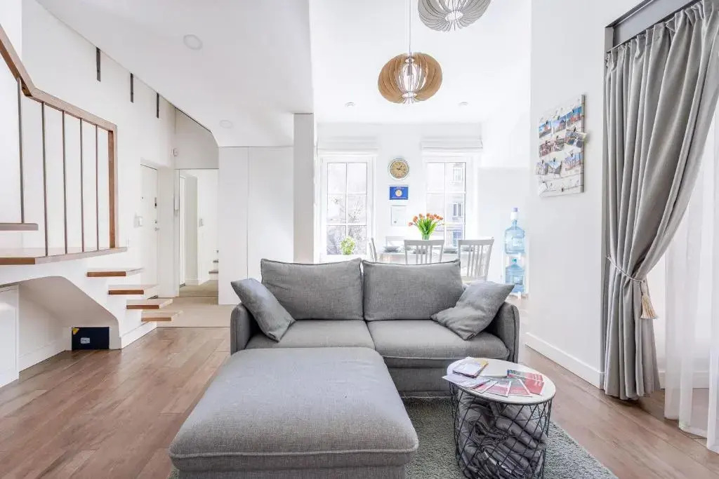 3 Bedroom Apartment 24h self check in, free parking, Ac, fireplace