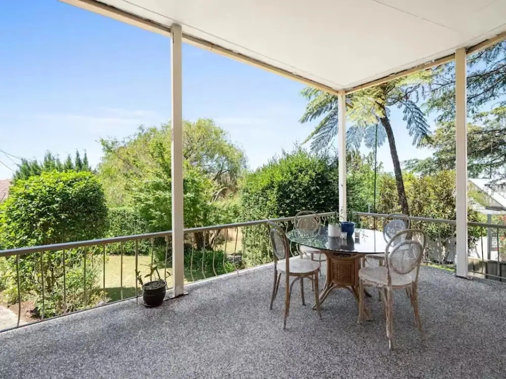 Spacious Family Home With Iconic Views