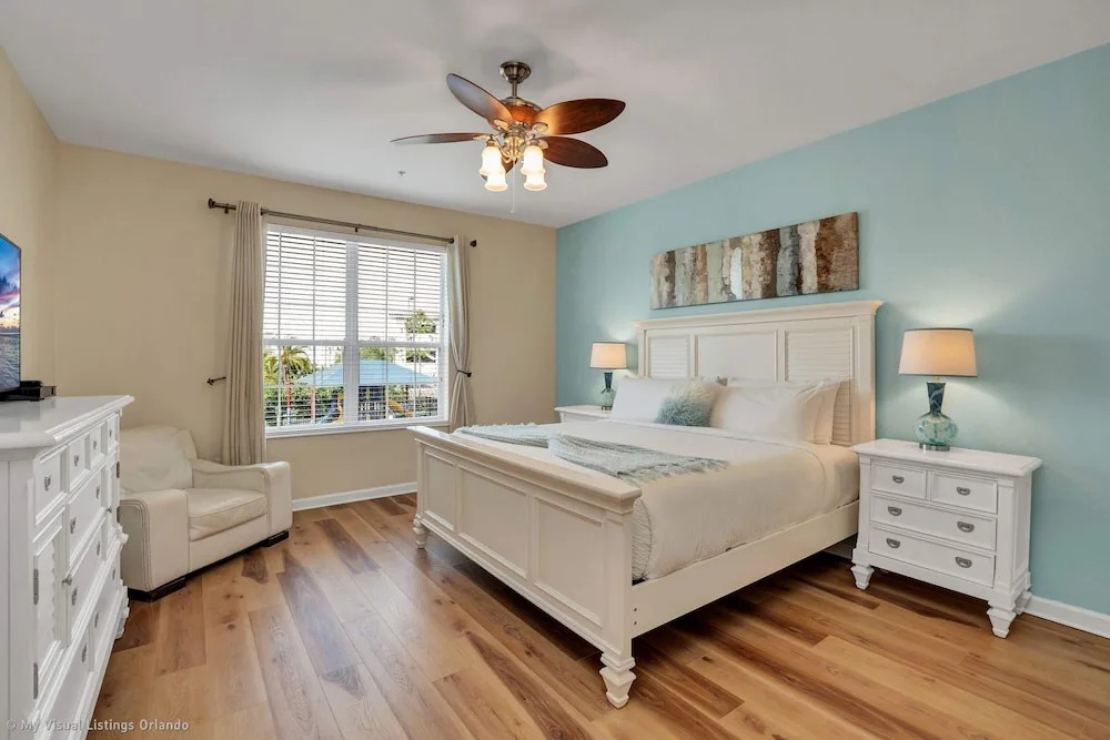 Polished, Luxurious Condo in Vista Cay, Near Themed Parks! #4vc206