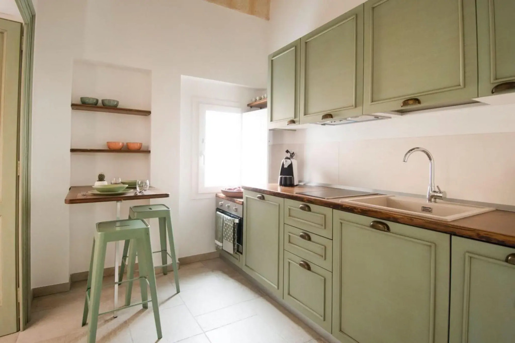 family-friendly apartment, parking possibilities, excellent location-Dimora Via Vitti 2