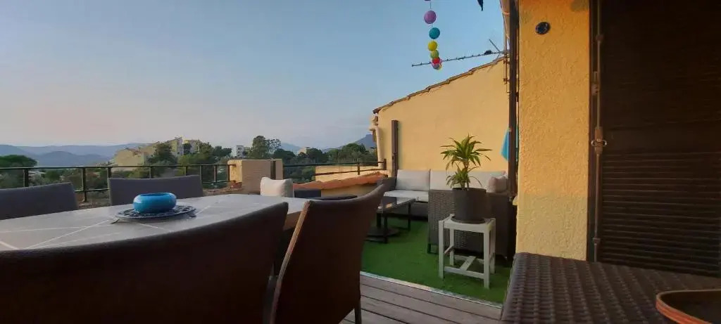 Porticcio Appartement 6 personnes terrasse avec vue imprenable Golfe d'Ajaccio et plage 800m