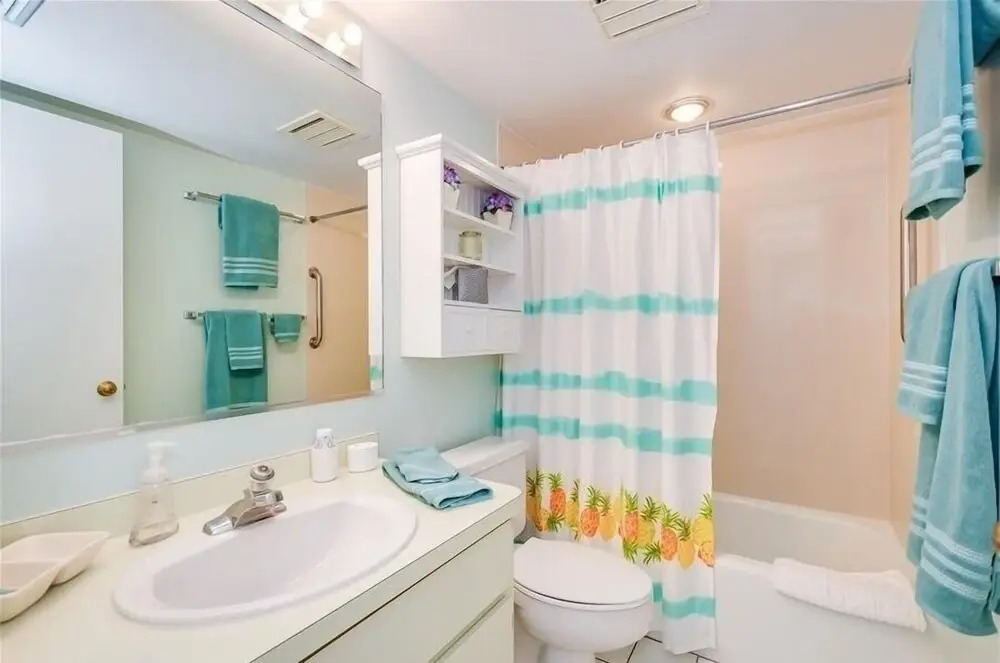 Sea Oats 215 2 Bedroom Home by RedAwning