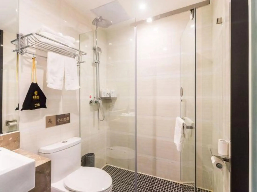 Kaju Hotel(Olympic Xinglong Street subway station store)