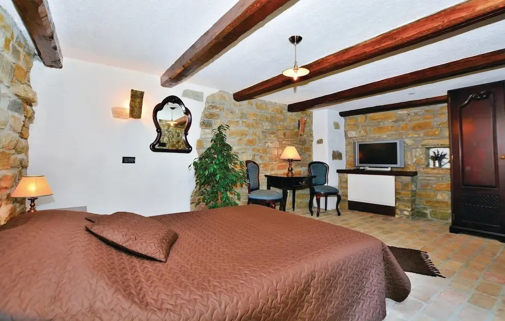 2 Bedroom Cozy Home In Smarje