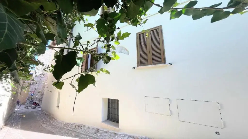 Spoleto Storico Spacious City House - car Unnecessary - Wifi - Sleeps 10