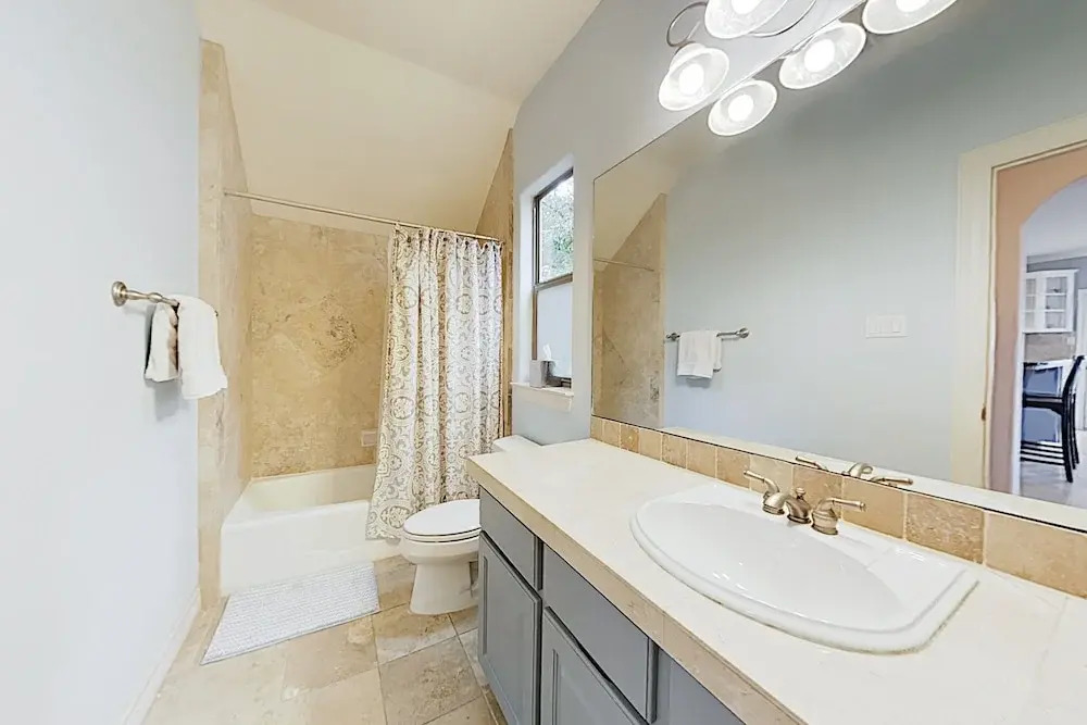 Break Cliff W/ Private Dock On Lake Travis! 4 Bedroom Home