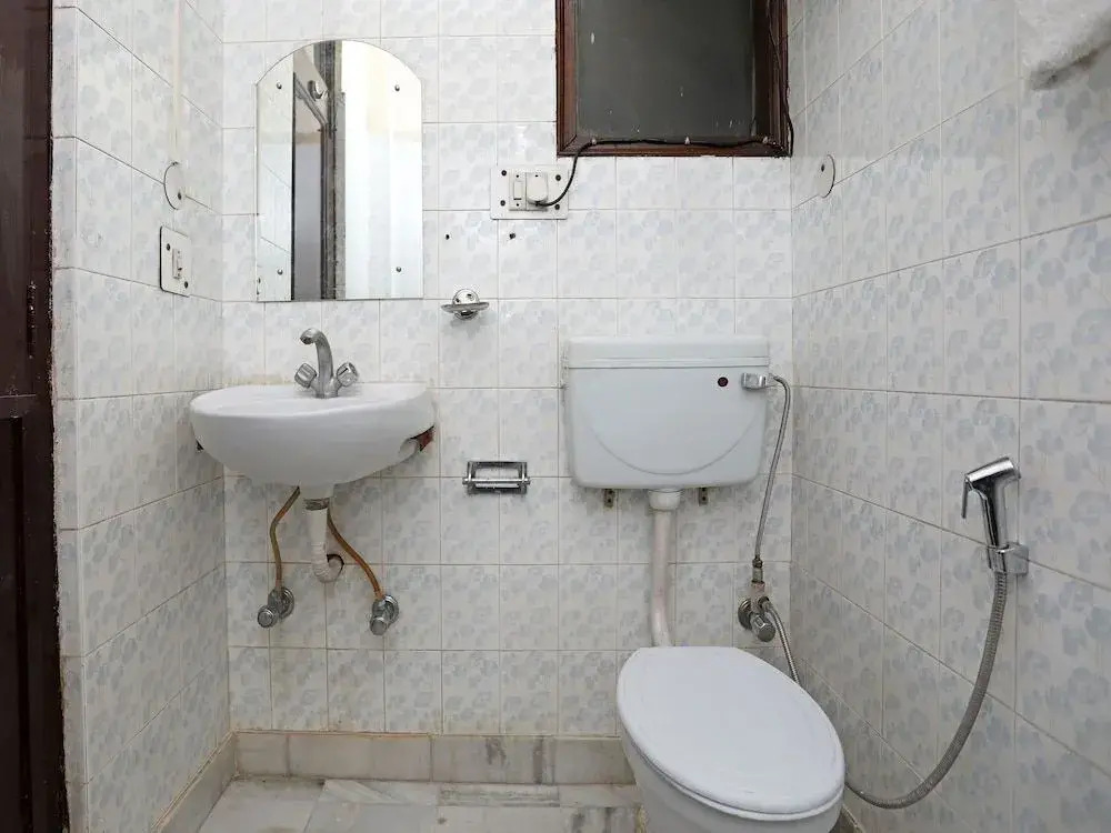 OYO 24421 Classic Hotel