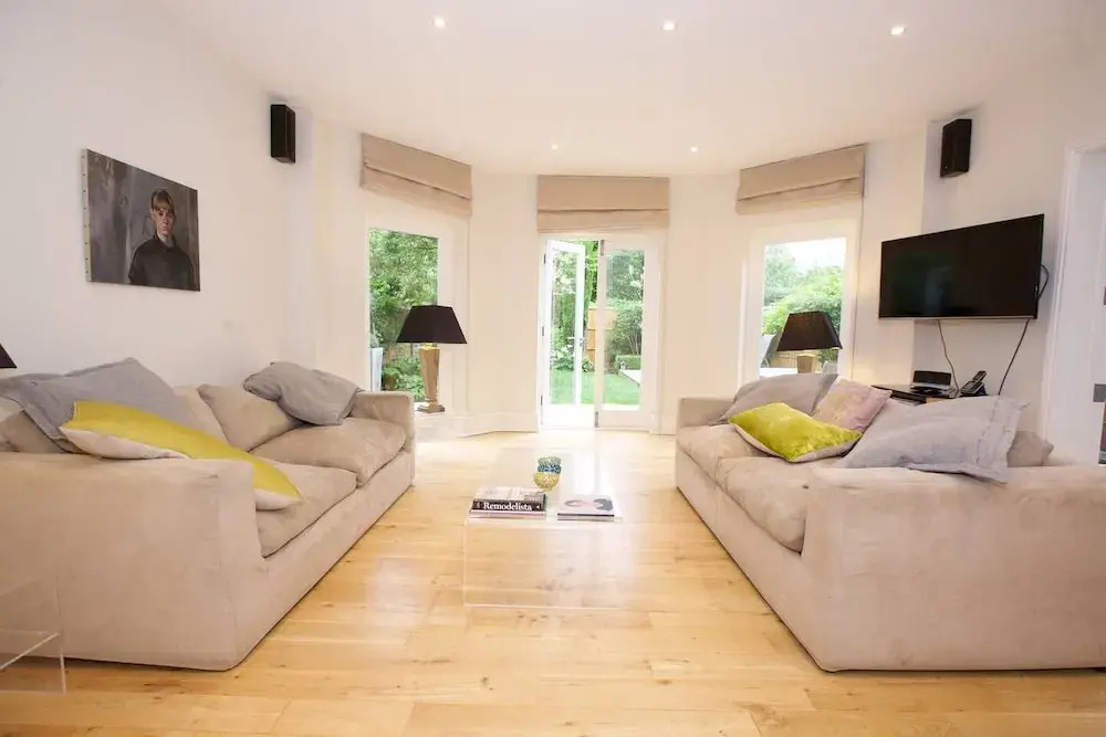 2BR Apt With Garden Near Clapham High Street Station