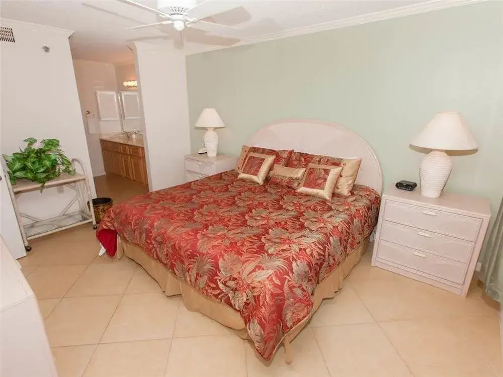 Summerchase 1008 - 3 Br condo by RedAwning