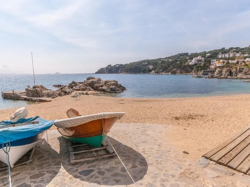 Pretty Holiday Home in L'escala With Swimming Pool