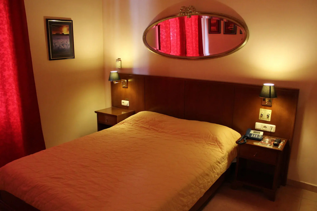Exis Hotel