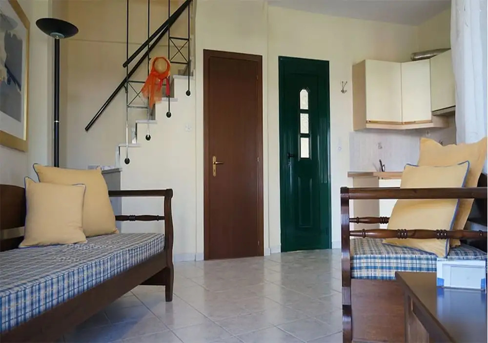 Evas Houses Nikiti