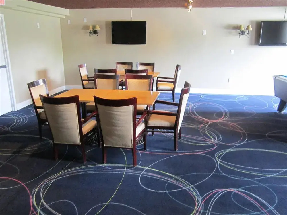 Ramada By Wyndham Whitehall/Allentown