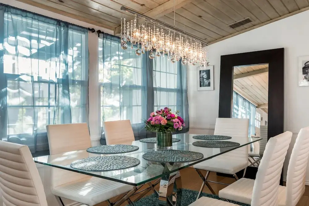 Palm Springs Glamour Three Bedroom House